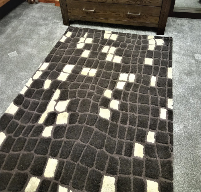 Unique Matrix Rug 120cm x 180cm.