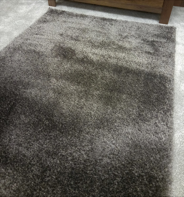 Flair Dark Grey Rug 120cm x 170cm.