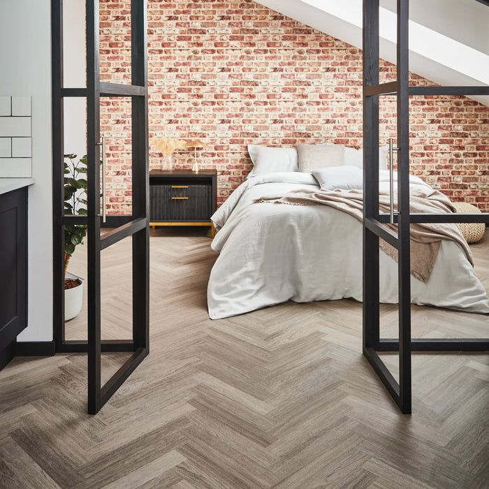 *CLEARANCE* Karndean Knight Tile Parquet - Grey Studio Oak SM-KP152 x3 BOX BUNDLE