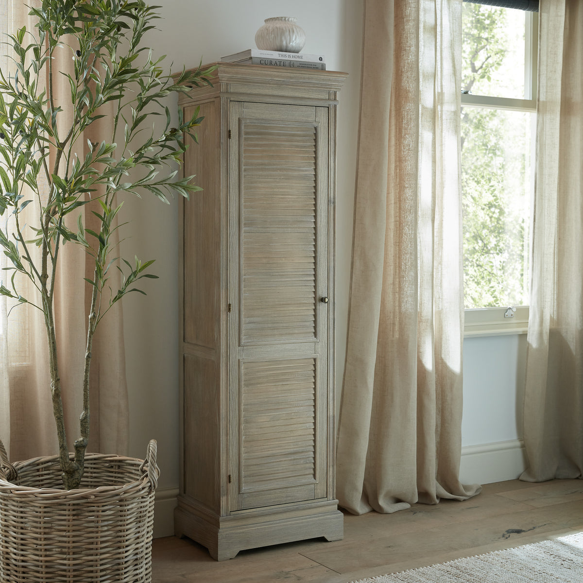 Delphine Living Collection