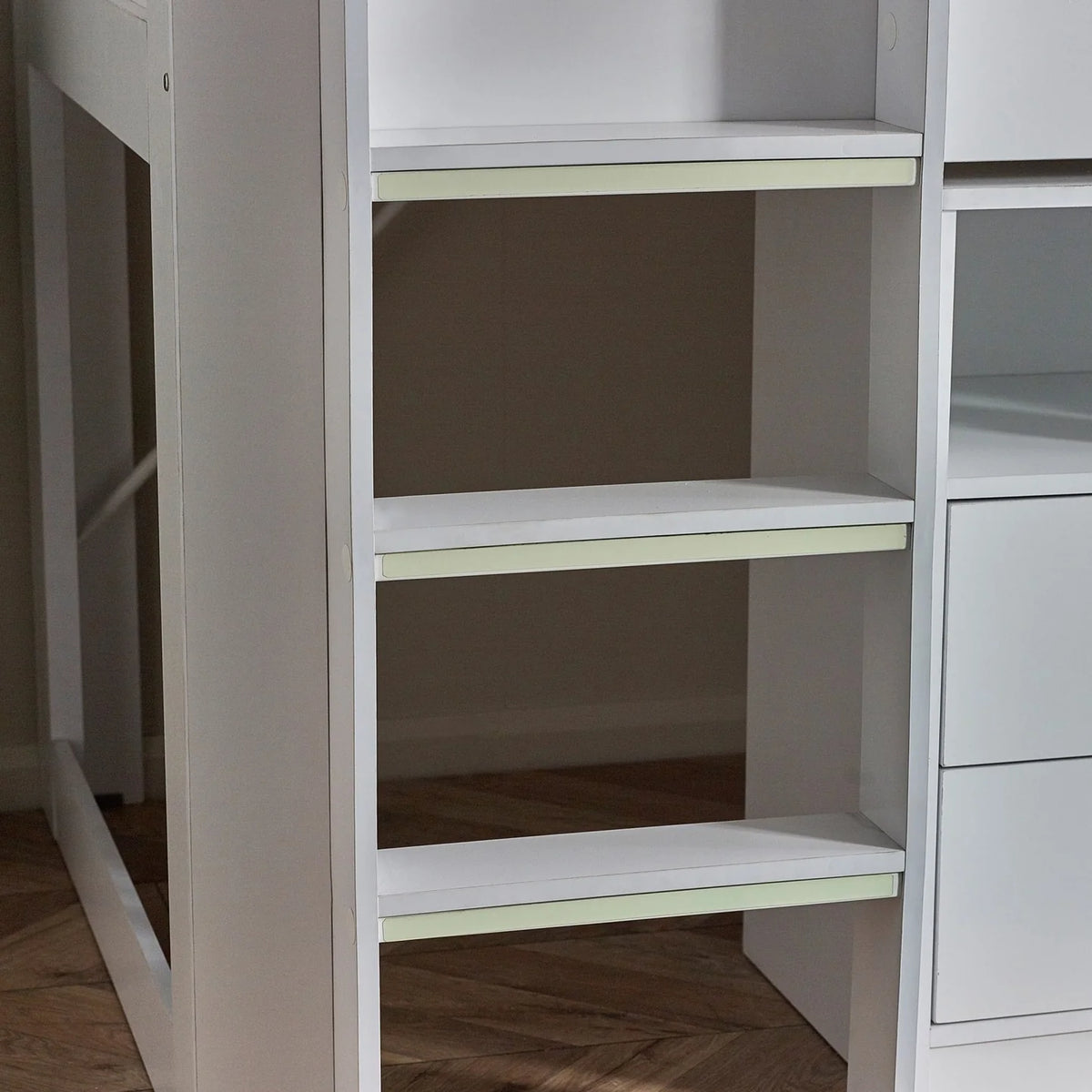 Otis Midsleeper - White