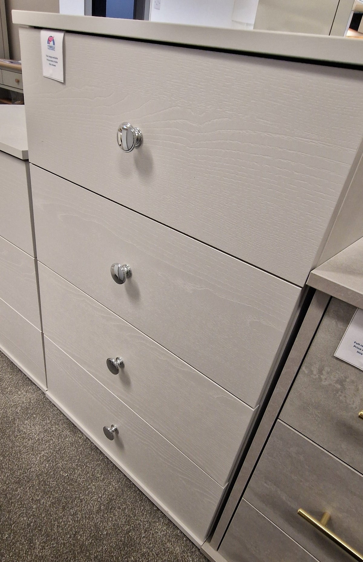 *CLEARANCE* Heart 4 Drawer Midi Chest - Stone Grey