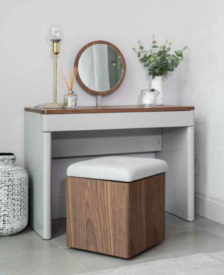 *CLEARANCE* Panache Dressing Table and Stool with Mirror