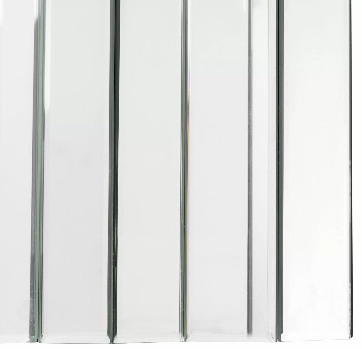 Navia Mirror