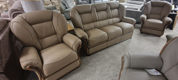 *CLEARANCE* Charlotte 3+1+1 Suite 336/Walnut