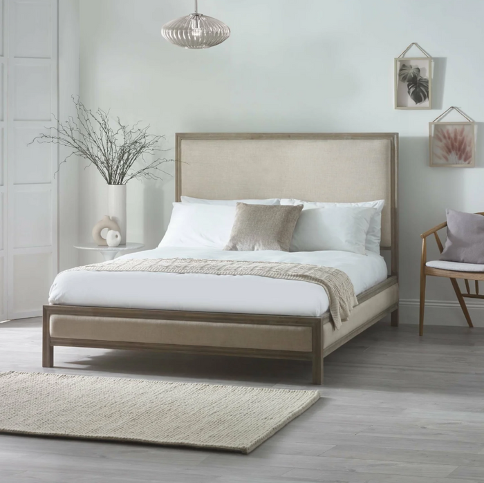 Lucie Bed
