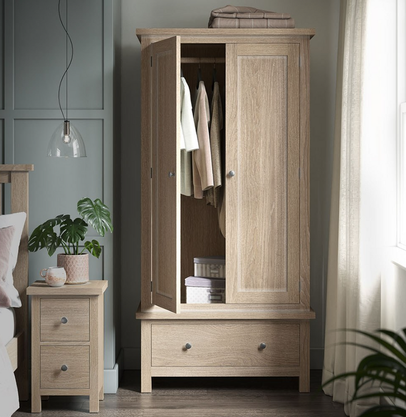 Modern Country Bedroom - All Oak