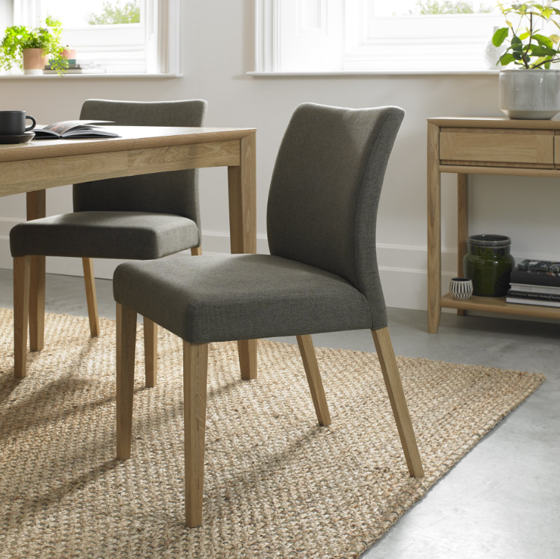 Bergen Dining Collection - Oak