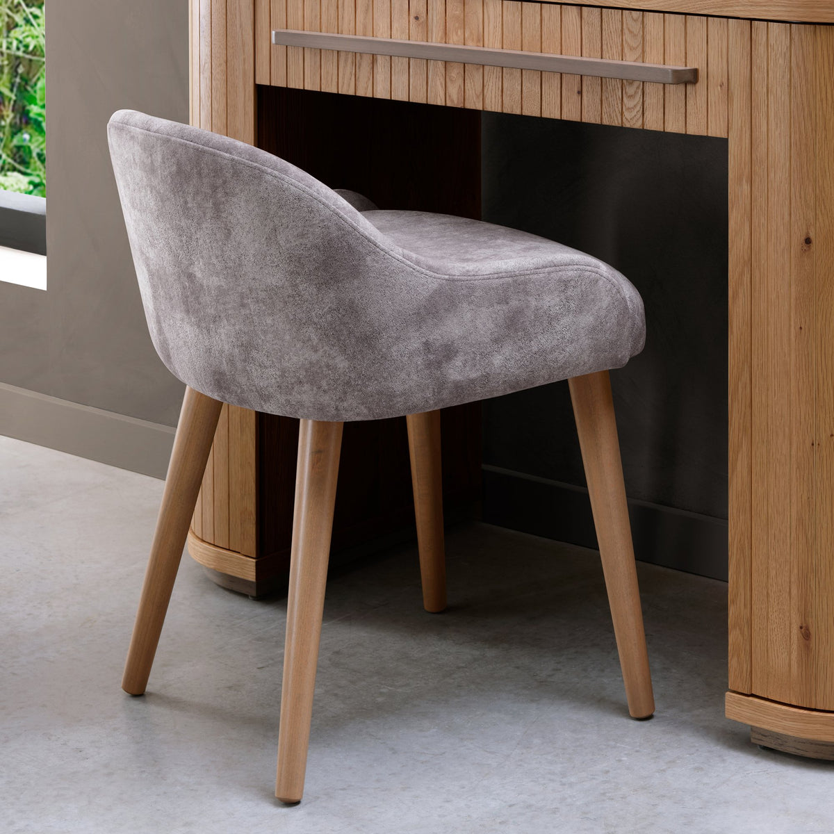 Vega Bedroom Collection - Knotty Oak