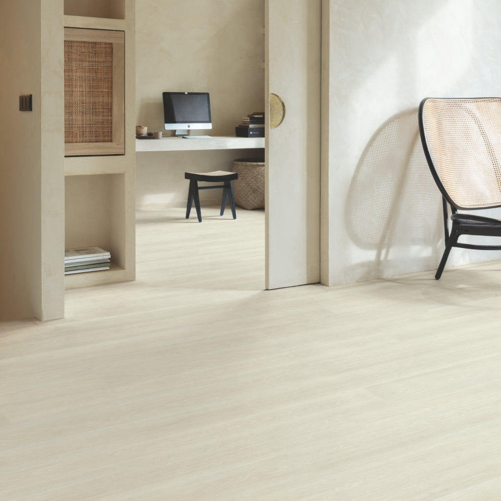 Quickstep Eligna Laminate Flooring - Estate Oak Light Grey EL3573 *SPECIAL STOCK OFFER*