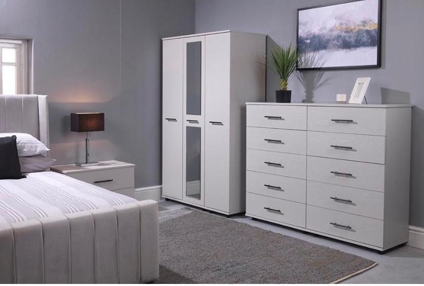 Heart Bedroom Furniture - Wardrobes VARIO Colours